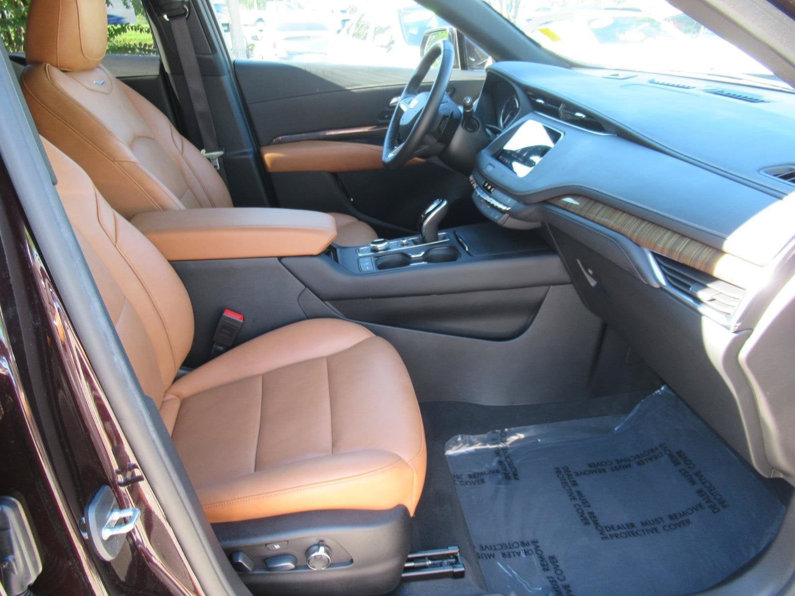 2021 Cadillac XT4 FWD Premium Luxury