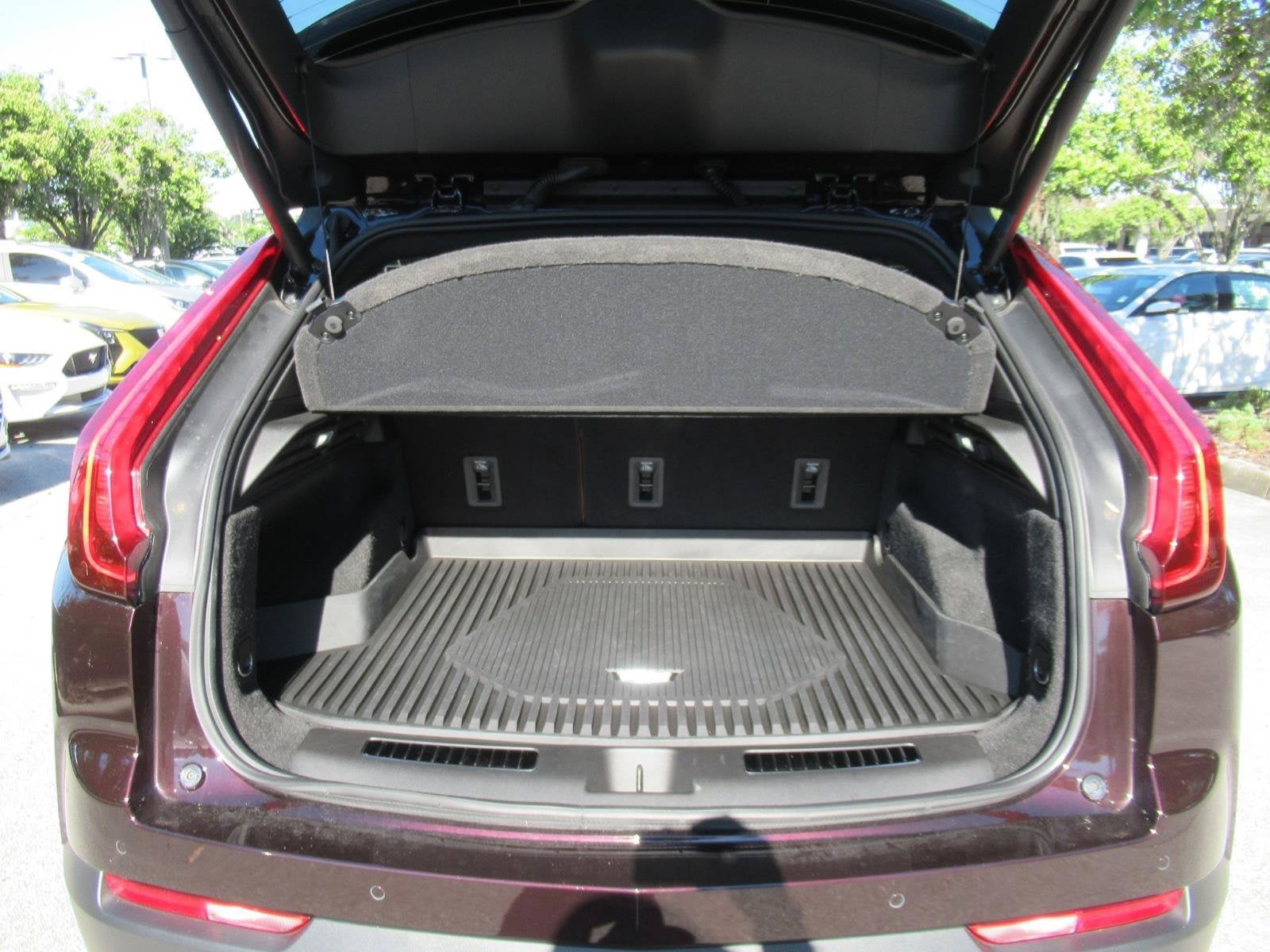 2021 Cadillac XT4 FWD Premium Luxury