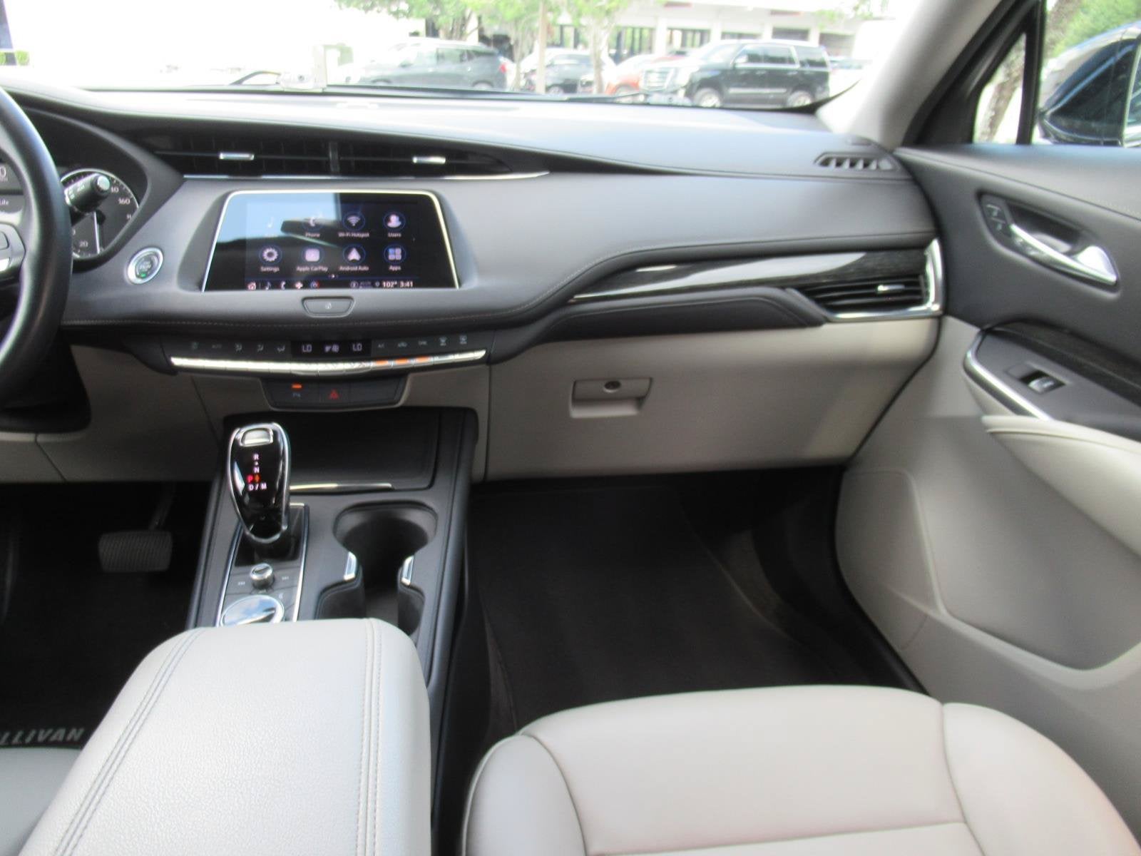 2022 Cadillac XT4 AWD Premium Luxury