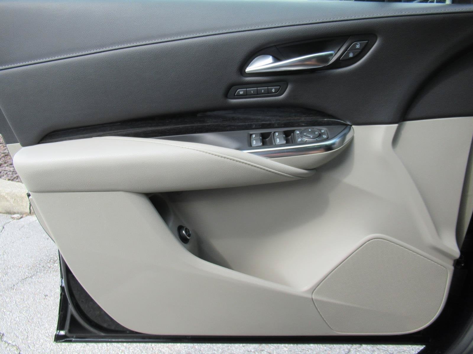 2022 Cadillac XT4 AWD Premium Luxury
