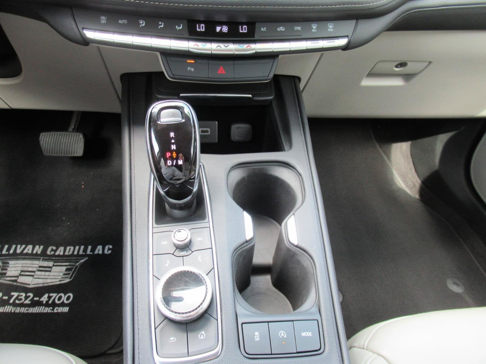 2022 Cadillac XT4 AWD Premium Luxury