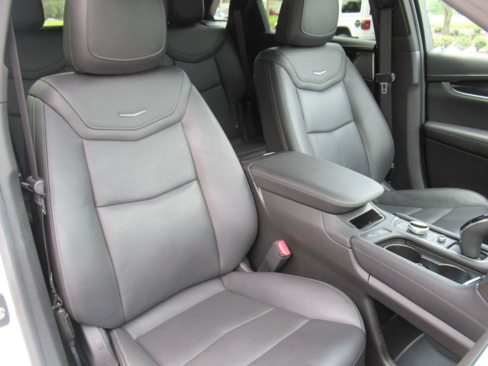 2023 Cadillac XT5 FWD Premium Luxury