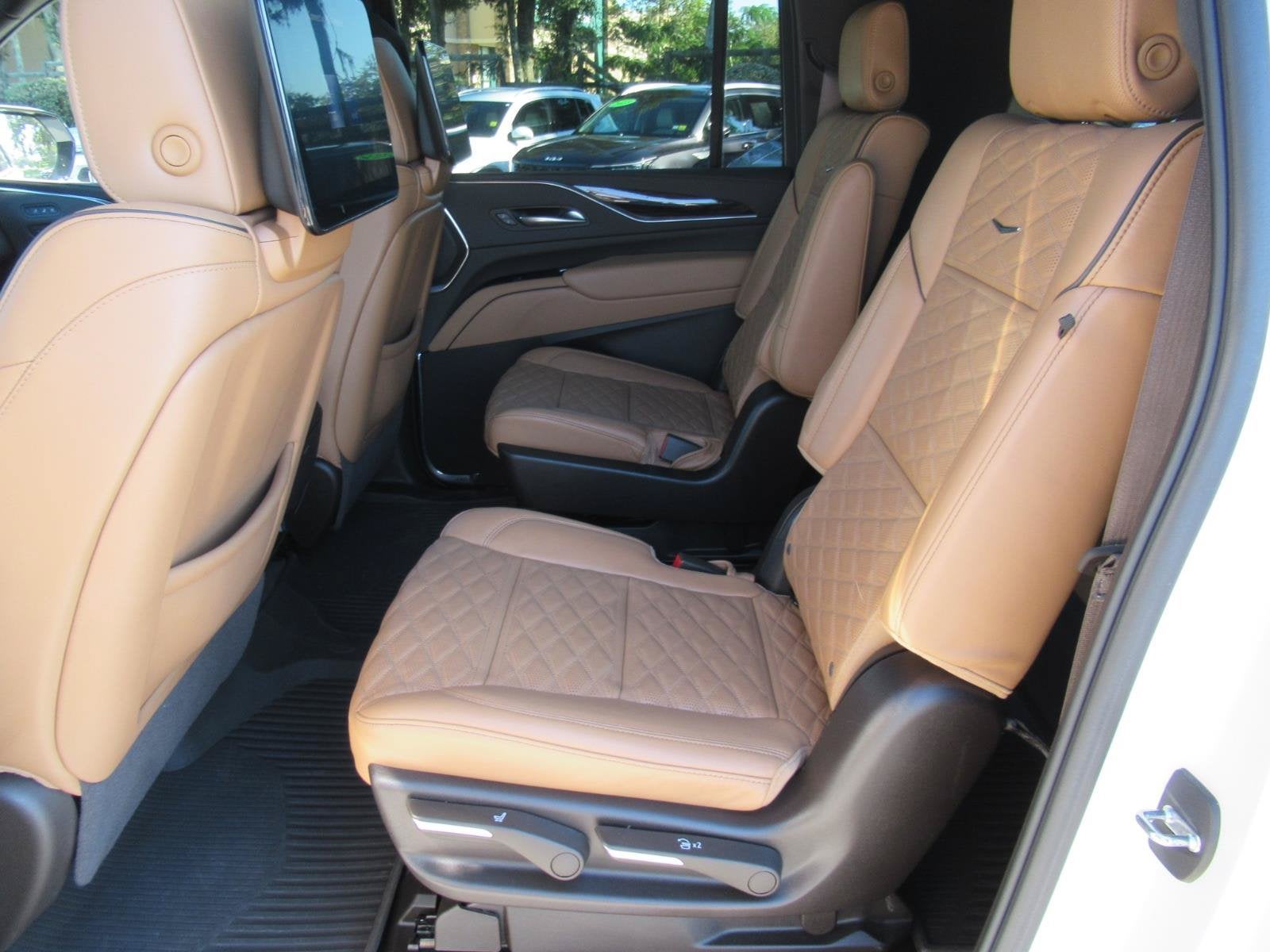 2024 Cadillac Escalade ESV Premium Luxury