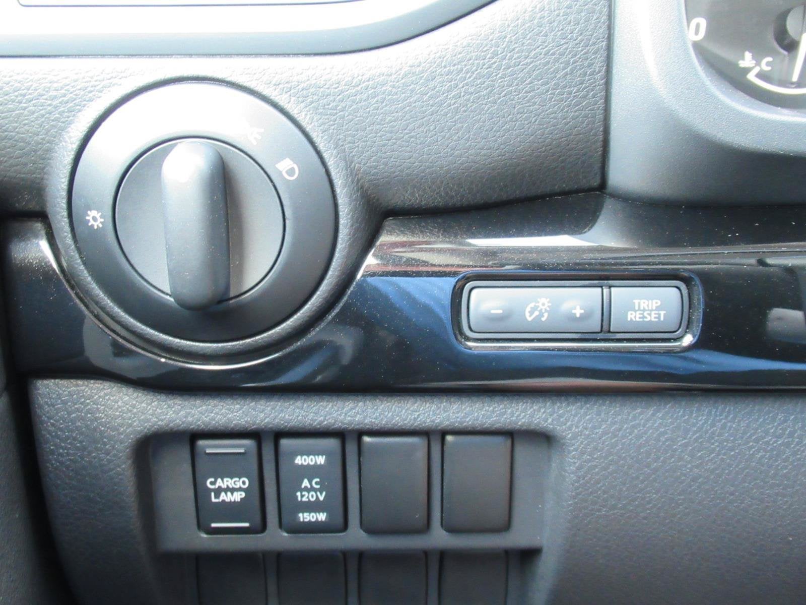2024 Nissan Titan XD SV