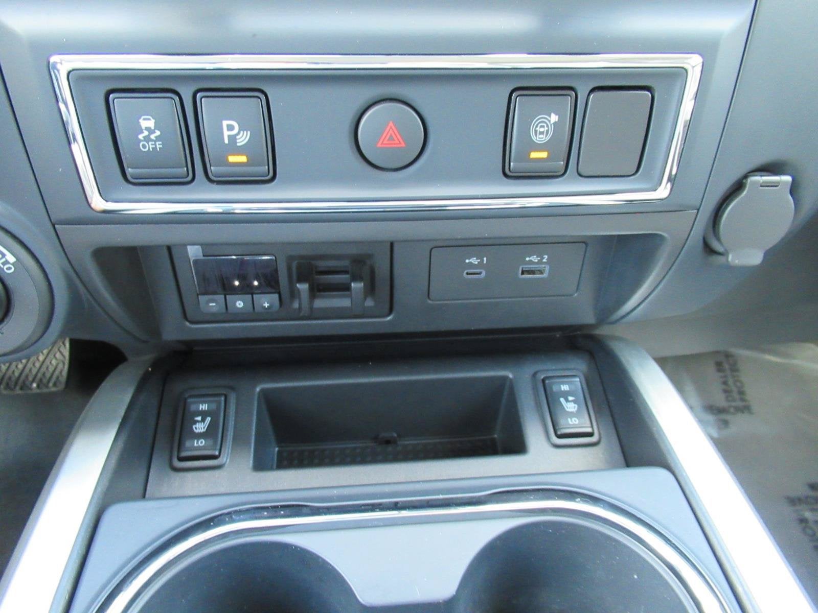 2024 Nissan Titan XD SV
