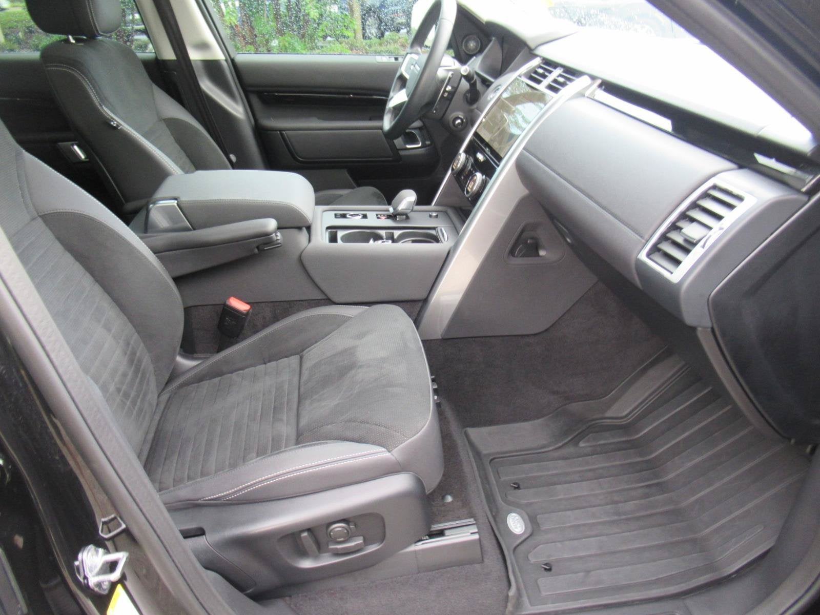 2024 Land Rover Discovery S