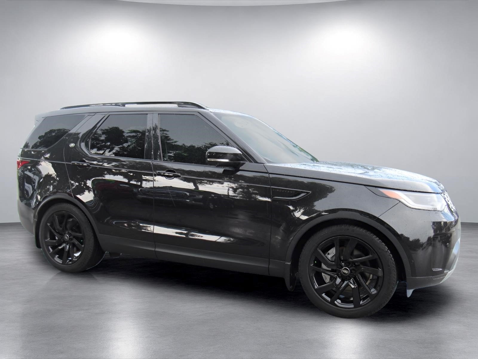 2024 Land Rover Discovery S