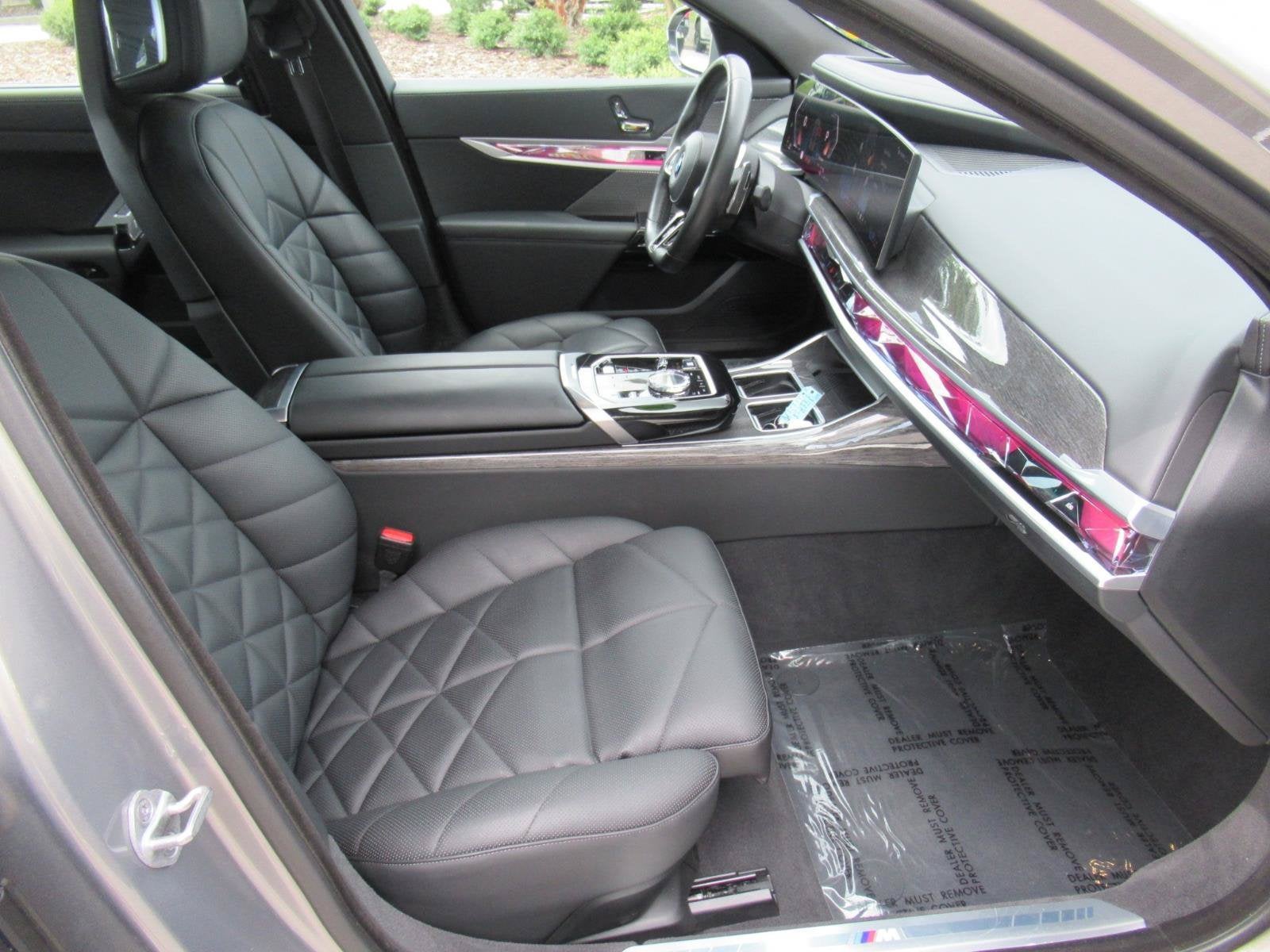 2023 BMW 7 Series 740i