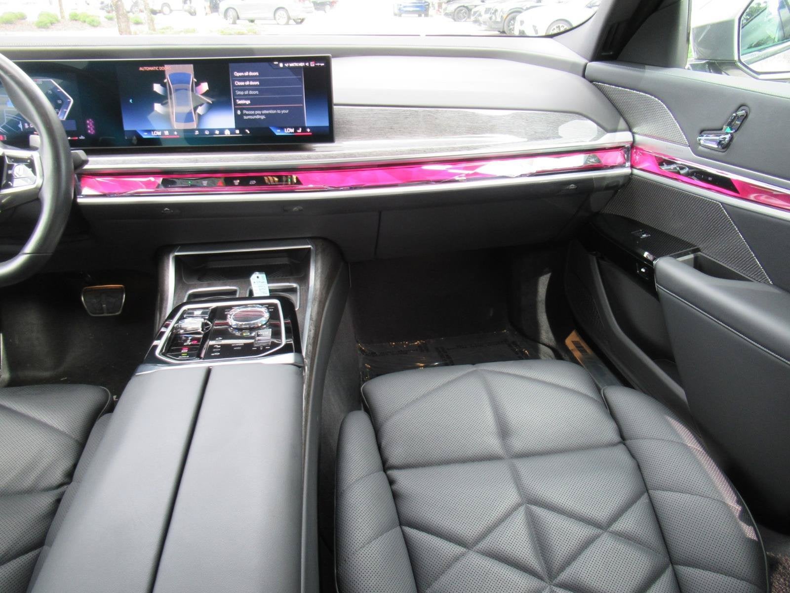2023 BMW 7 Series 740i