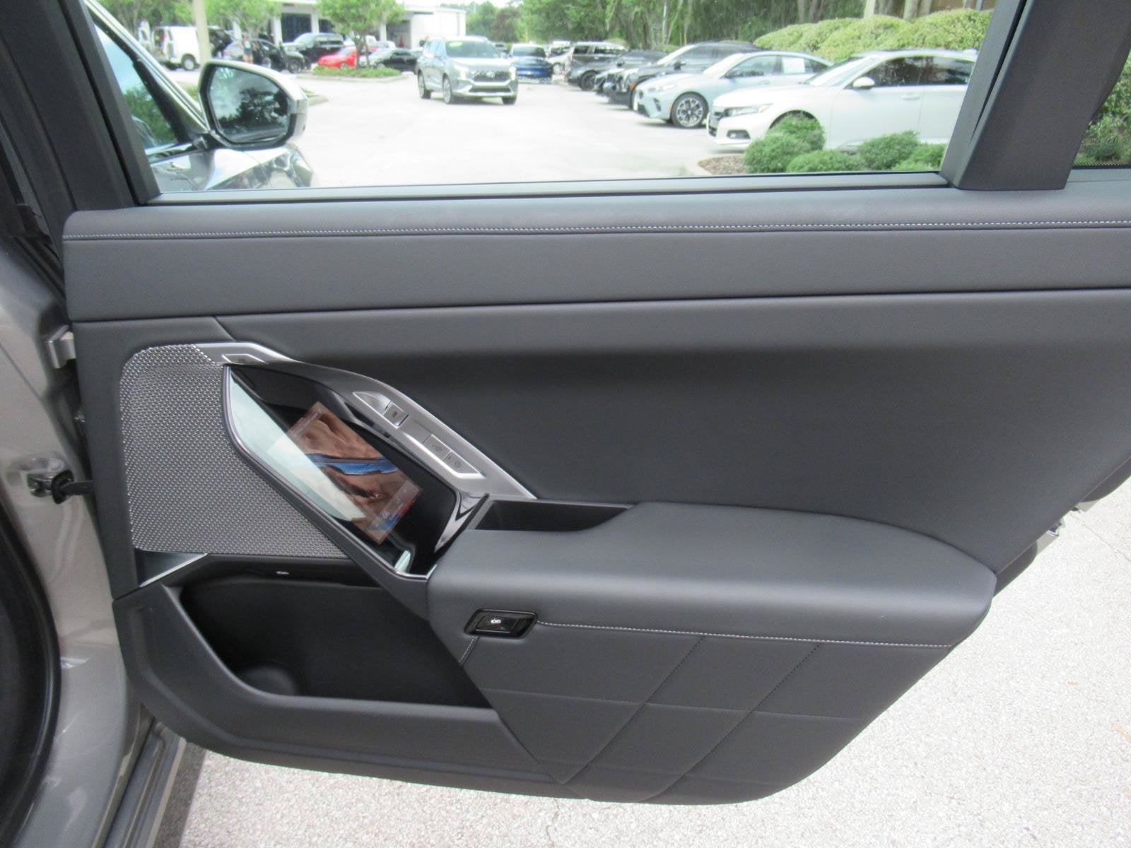 2023 BMW 7 Series 740i