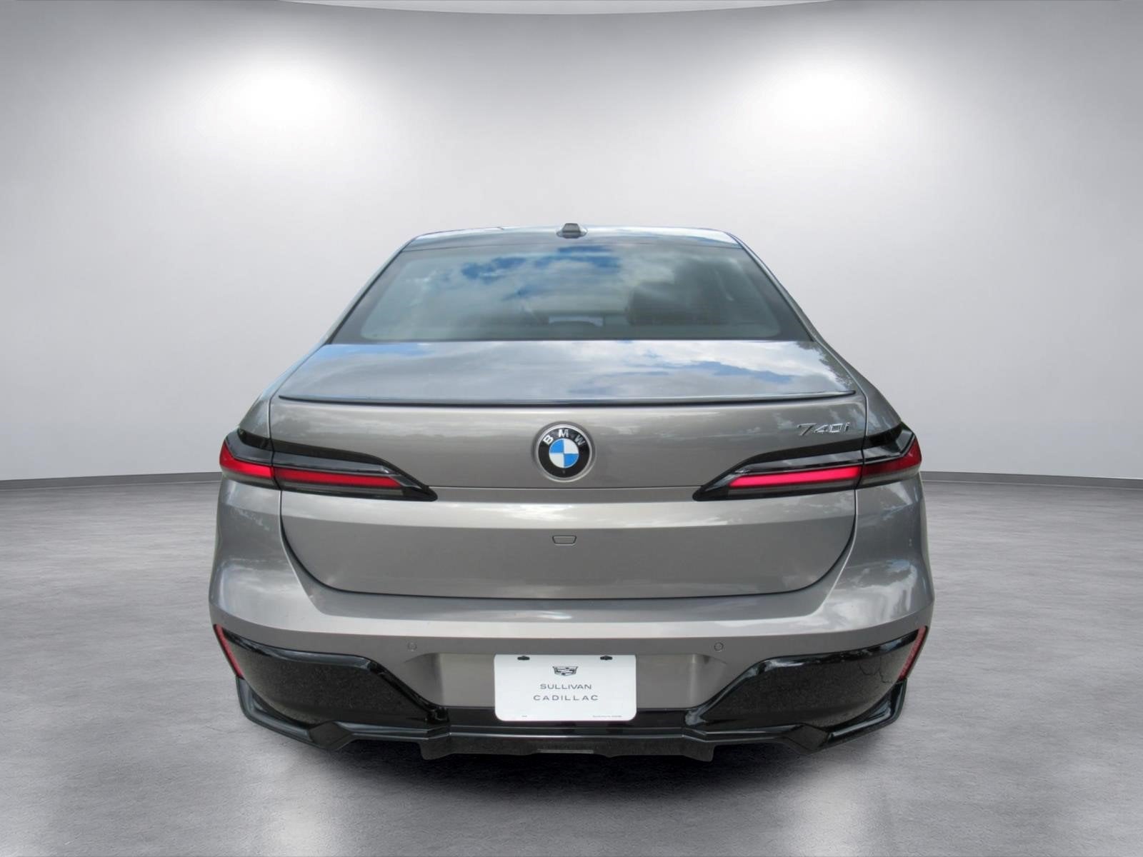 2023 BMW 7 Series 740i