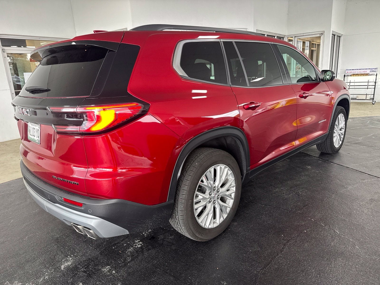 2024 GMC Acadia Elevation