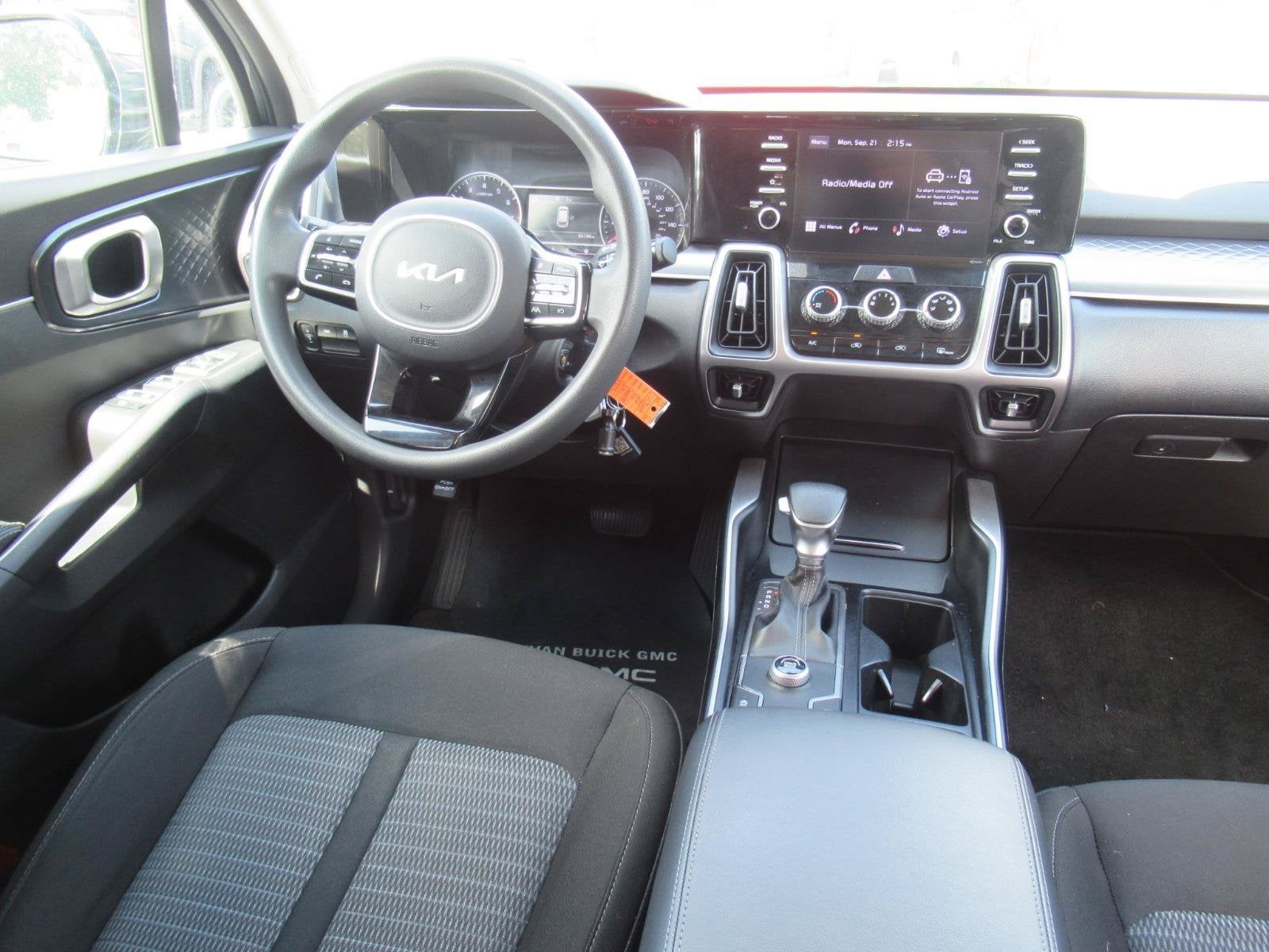 2022 Kia Sorento LX