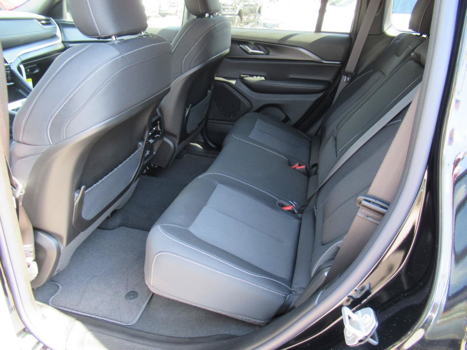2026 Jeep Grand Cherokee GRAND CHEROKEE LAREDO 4X2