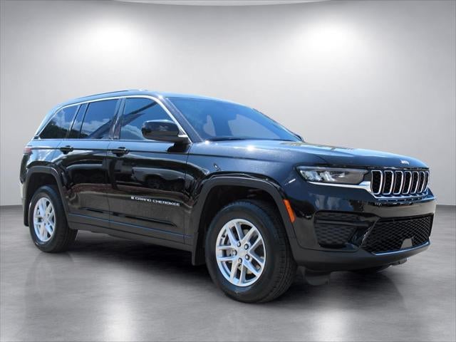 2026 Jeep Grand Cherokee LAREDO 4X2