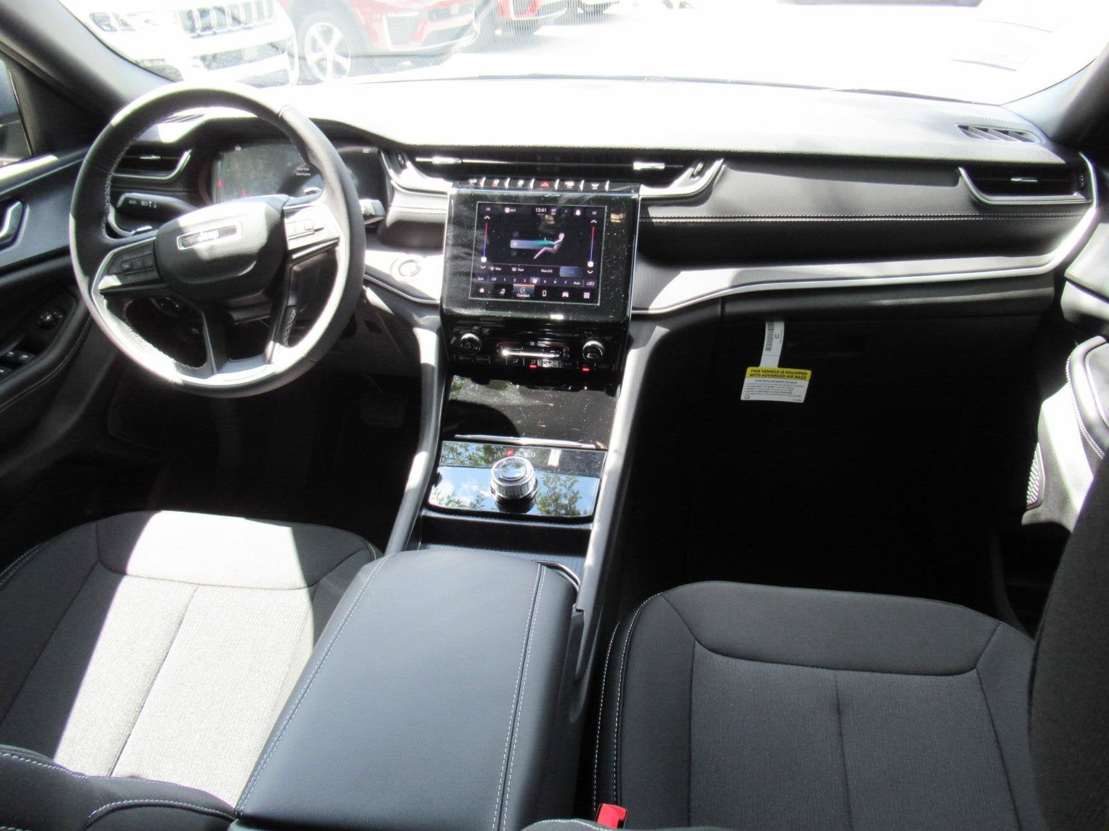 2026 Jeep Grand Cherokee GRAND CHEROKEE LAREDO 4X2