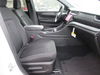 2027 Jeep Grand Cherokee GRAND CHEROKEE LAREDO X 4X2