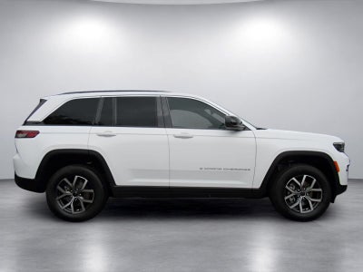 2027 Jeep Grand Cherokee GRAND CHEROKEE LAREDO X 4X2
