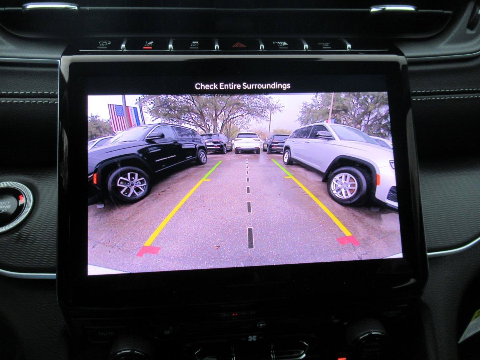 2027 Jeep Grand Cherokee GRAND CHEROKEE LAREDO X 4X2