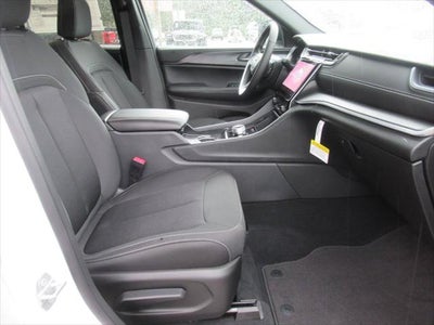 2027 Jeep Grand Cherokee GRAND CHEROKEE LAREDO X 4X2