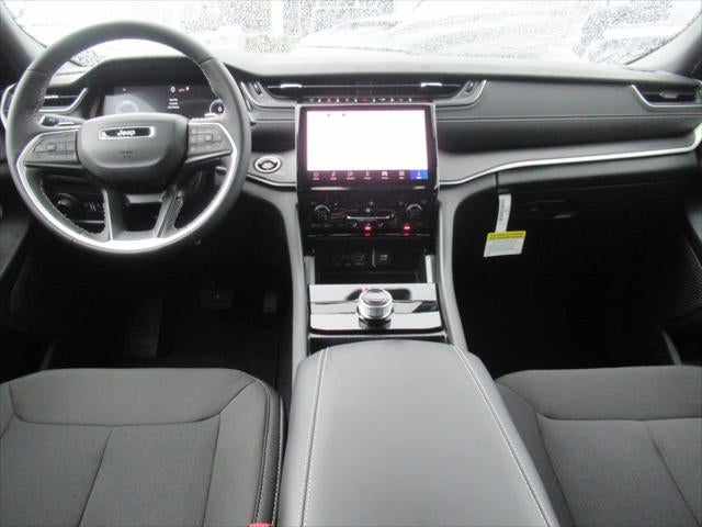 2027 Jeep Grand Cherokee GRAND CHEROKEE LAREDO X 4X2