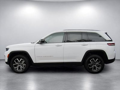 2027 Jeep Grand Cherokee GRAND CHEROKEE LAREDO X 4X2