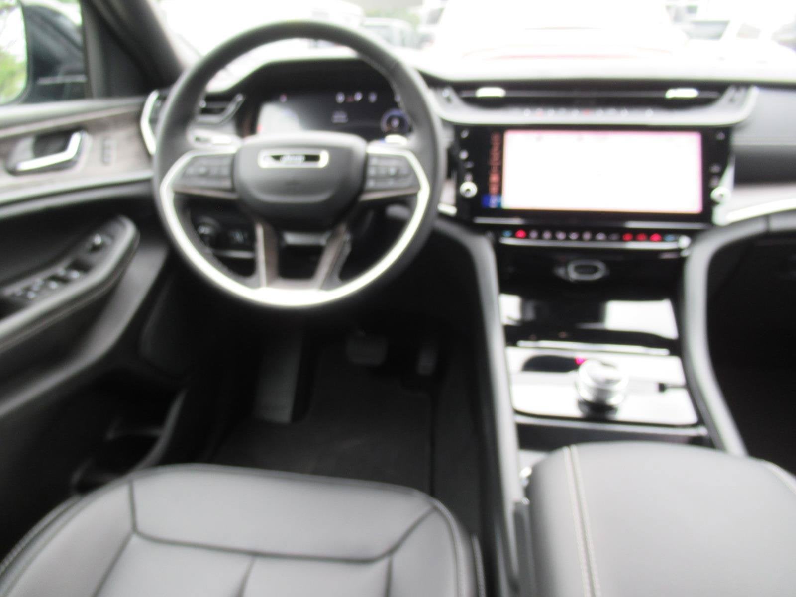 2027 Jeep Grand Cherokee GRAND CHEROKEE LIMITED 4X2
