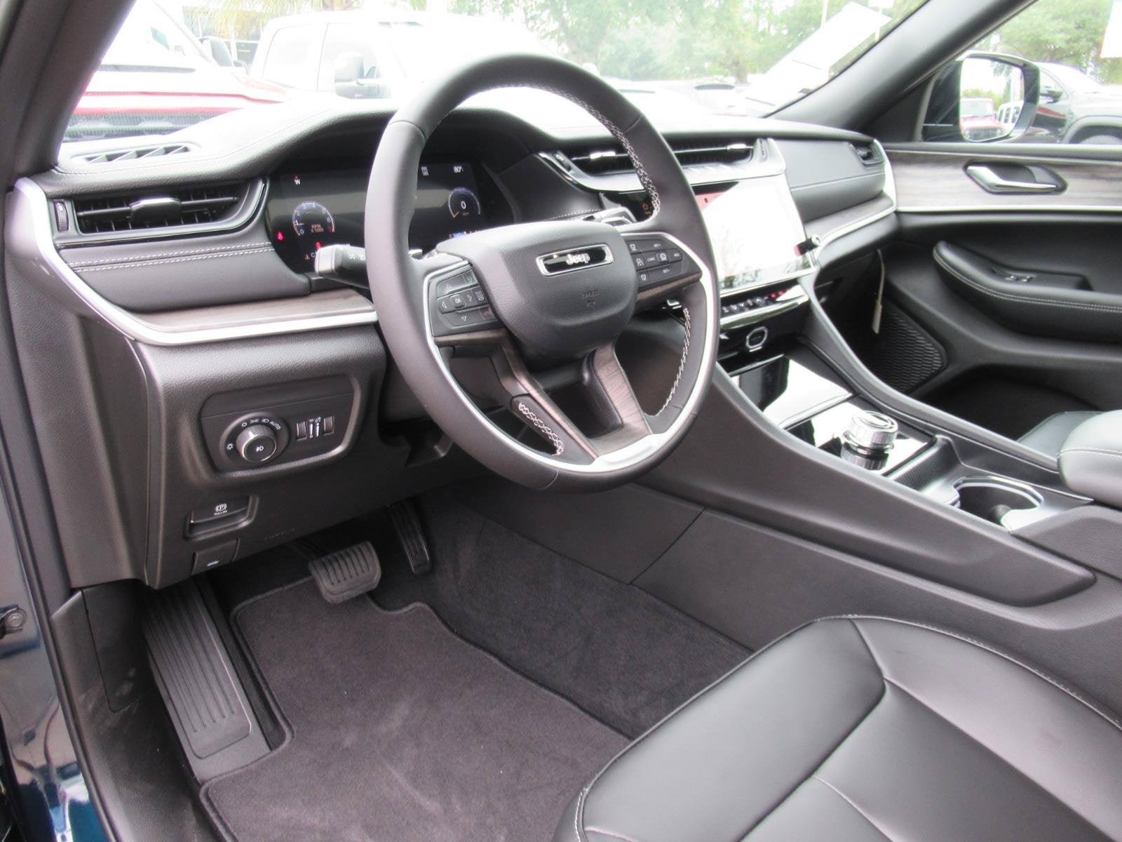 2027 Jeep Grand Cherokee GRAND CHEROKEE LIMITED 4X2