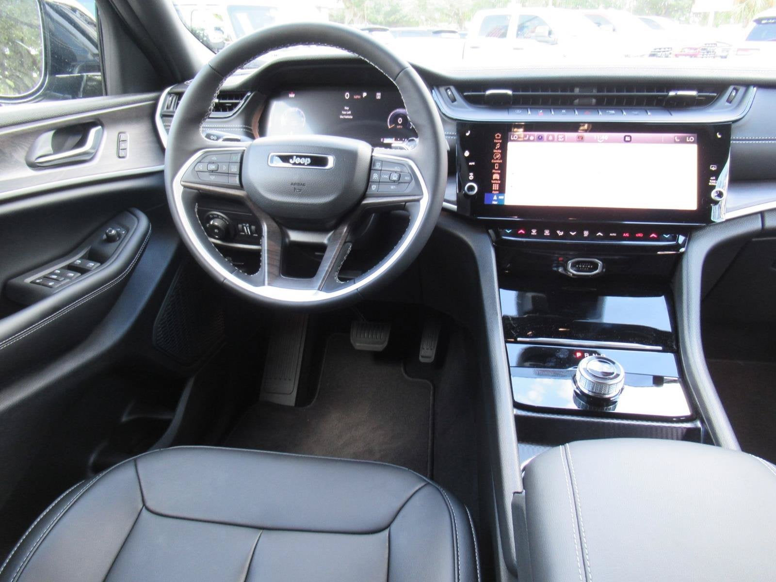2027 Jeep Grand Cherokee GRAND CHEROKEE LIMITED 4X2