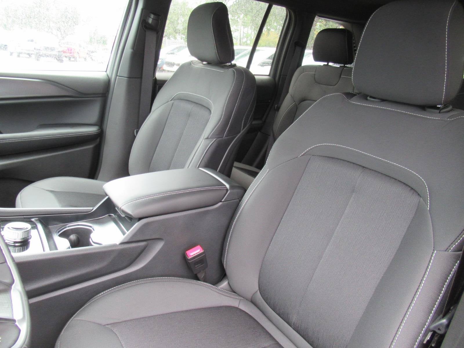 2027 Jeep Grand Cherokee GRAND CHEROKEE LAREDO X 4X4