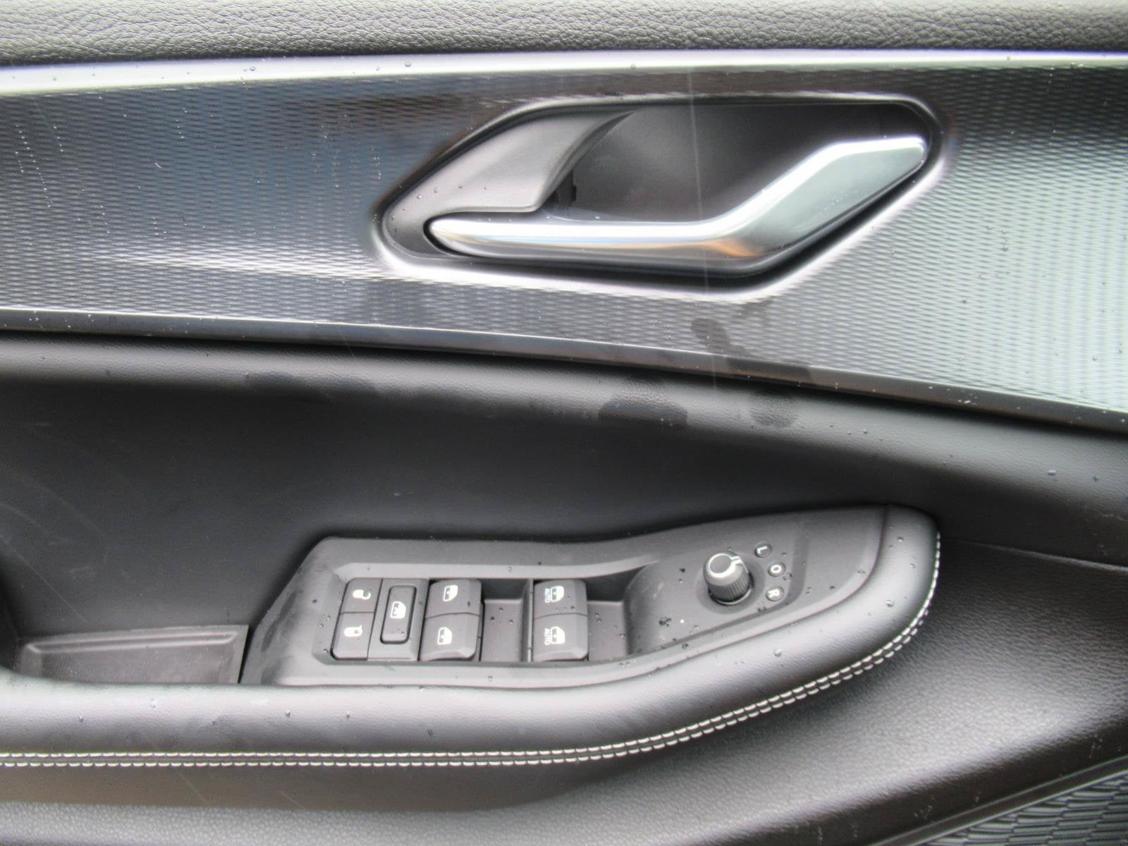2027 Jeep Grand Cherokee GRAND CHEROKEE LAREDO X 4X4