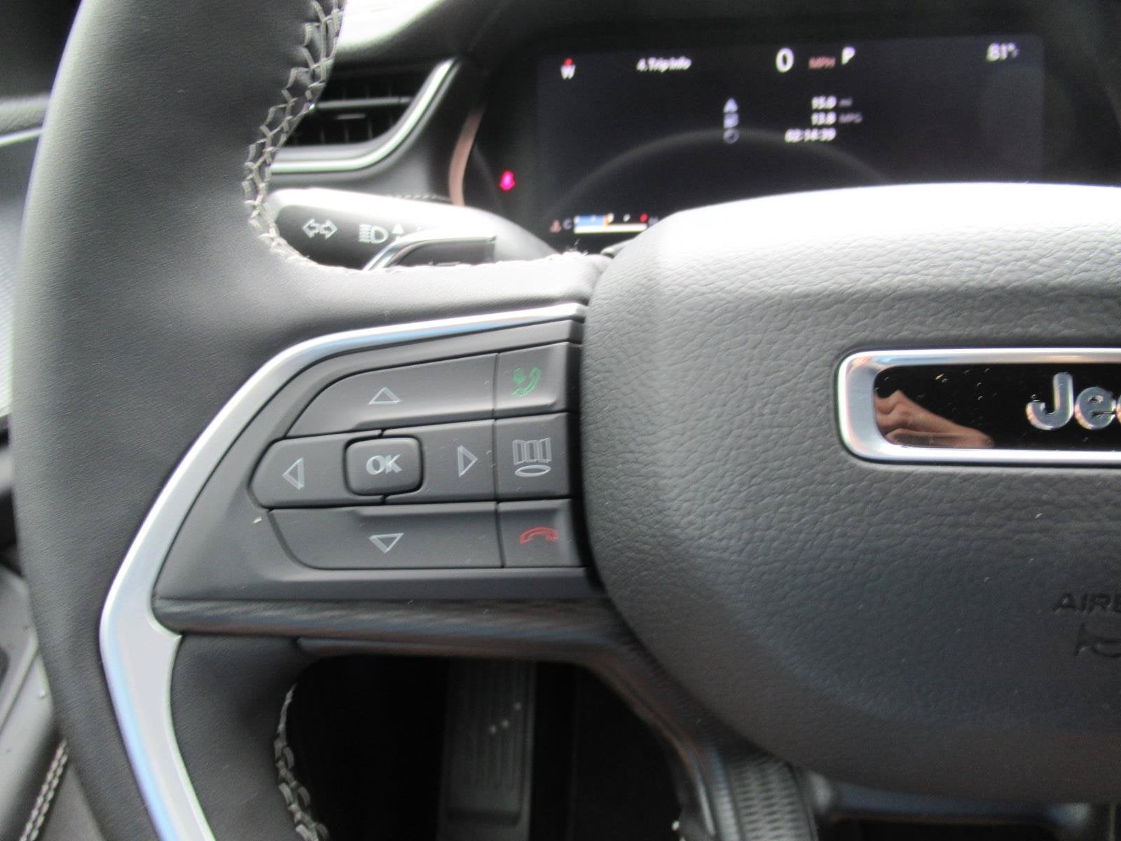 2027 Jeep Grand Cherokee GRAND CHEROKEE LAREDO X 4X4