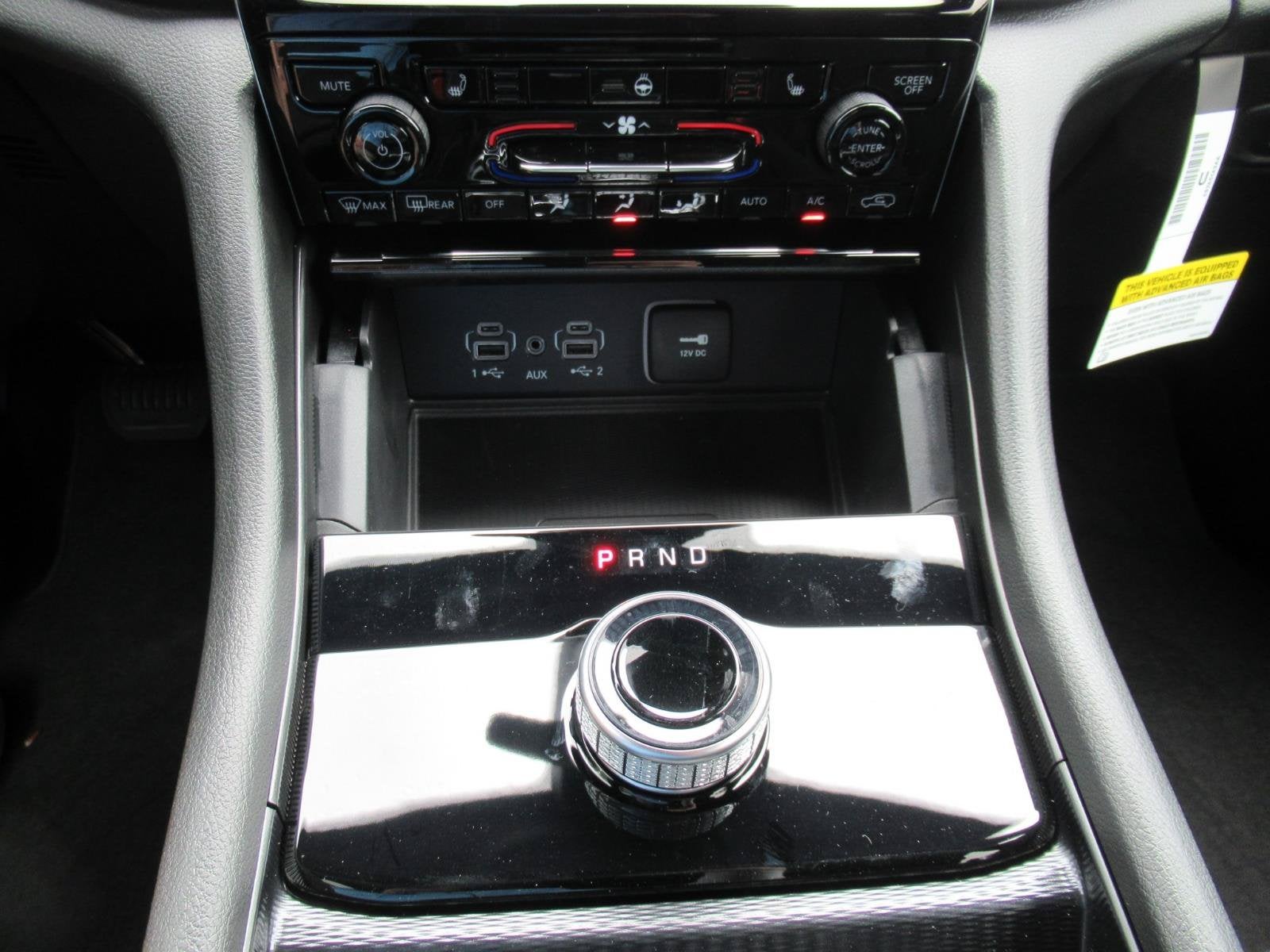 2027 Jeep Grand Cherokee GRAND CHEROKEE LAREDO X 4X4