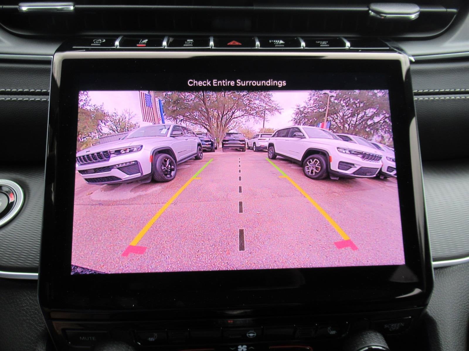 2027 Jeep Grand Cherokee GRAND CHEROKEE LAREDO X 4X4