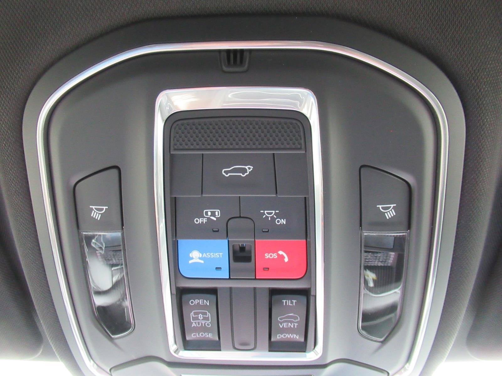 2027 Jeep Grand Cherokee GRAND CHEROKEE LAREDO X 4X4