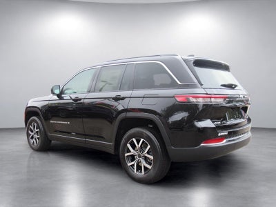 2027 Jeep Grand Cherokee GRAND CHEROKEE LAREDO X 4X4