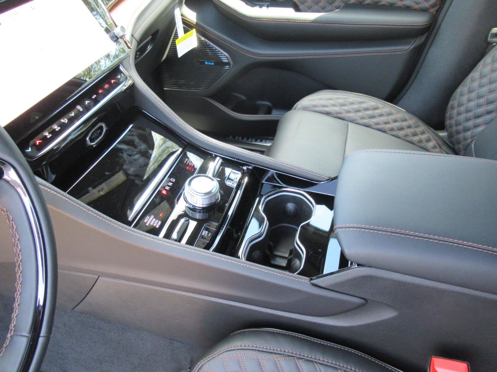 2027 Jeep Grand Cherokee GRAND CHEROKEE SUMMIT 4X4