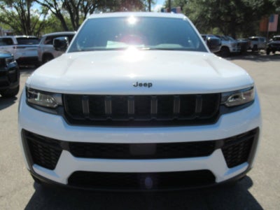 2027 Jeep Grand Cherokee GRAND CHEROKEE L LAREDO ALTITUDE 4X2