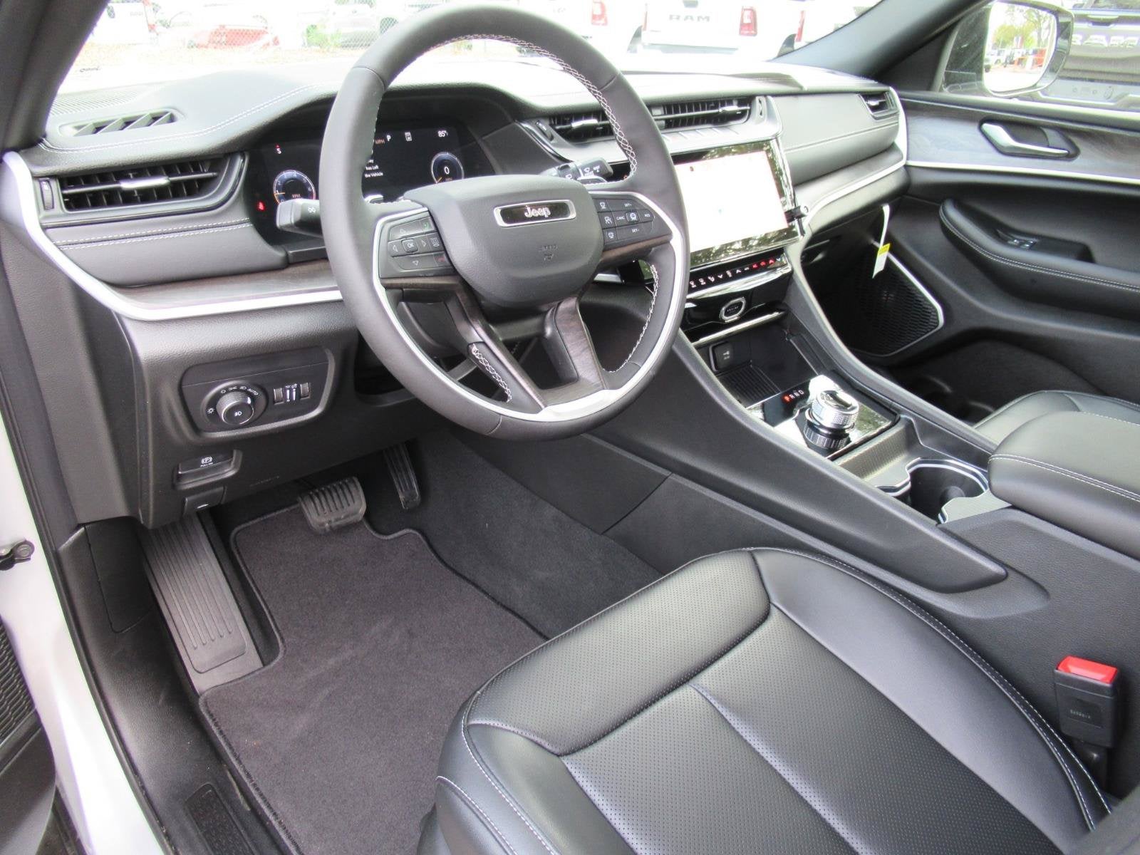 2026 Jeep Grand Cherokee GRAND CHEROKEE L LIMITED 4X2