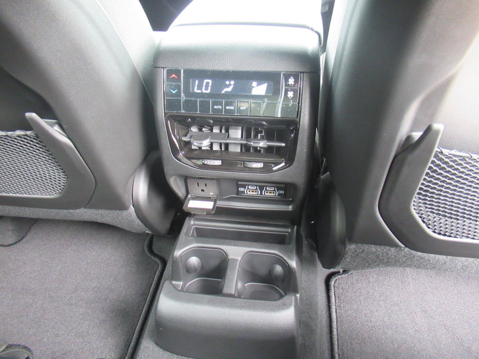 2026 Jeep Grand Cherokee GRAND CHEROKEE L LAREDO X 4X4
