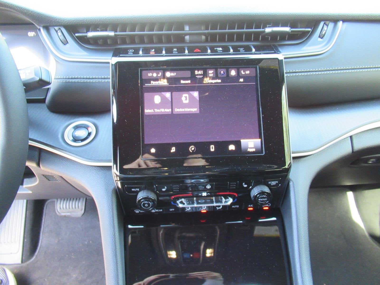 2026 Jeep Grand Cherokee GRAND CHEROKEE L LAREDO X 4X4
