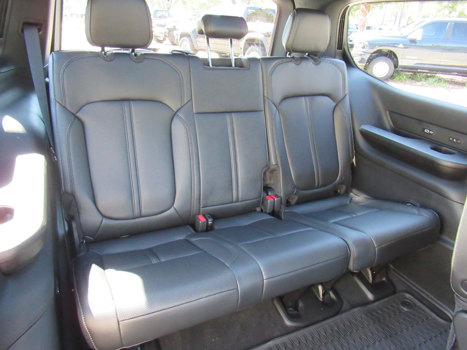 2026 Jeep Grand Wagoneer GRAND WAGONEER UPLAND 4X4