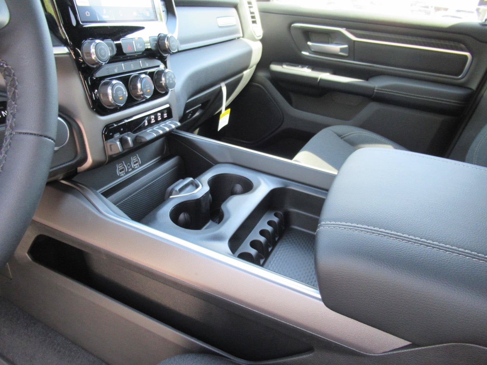 2026 RAM Ram 1500 RAM 1500 BIG HORN CREW CAB 4X2 6'4' BOX