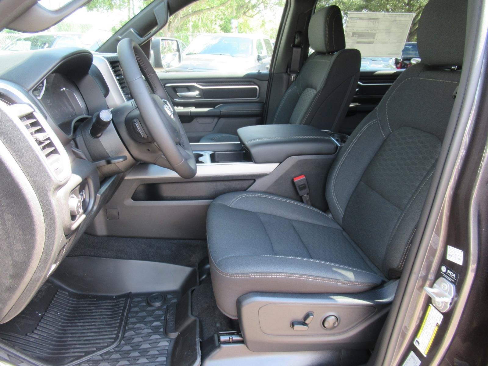 2027 RAM Ram 1500 RAM 1500 BIG HORN CREW CAB 4X4 5'7' BOX