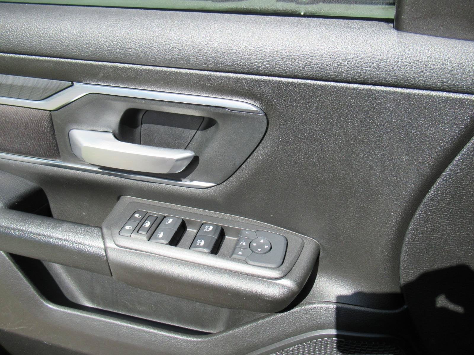 2025 RAM 1500 Big Horn Crew Cab 4x4 6'4' Box
