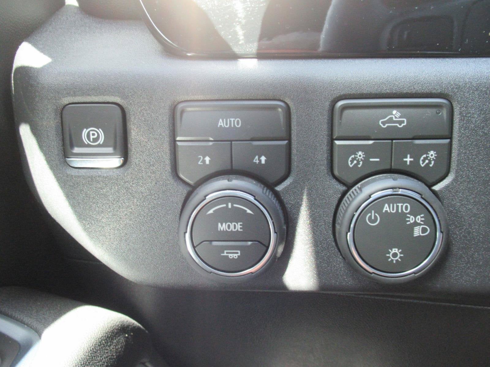 2026 Chevrolet Silverado 1500 4WD Crew Cab Short Bed LT with 2FL