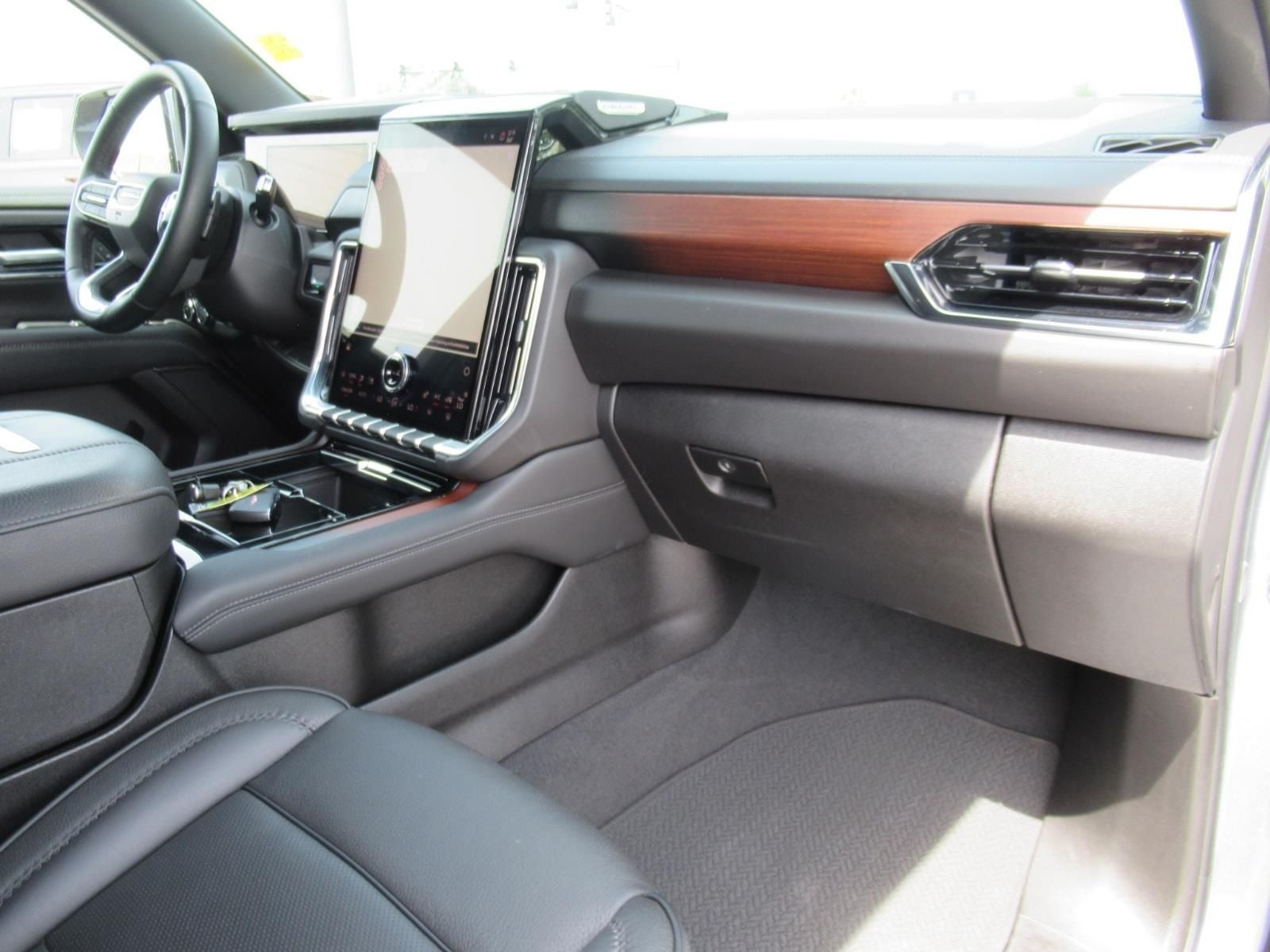 2025 GMC Yukon 4WD Denali