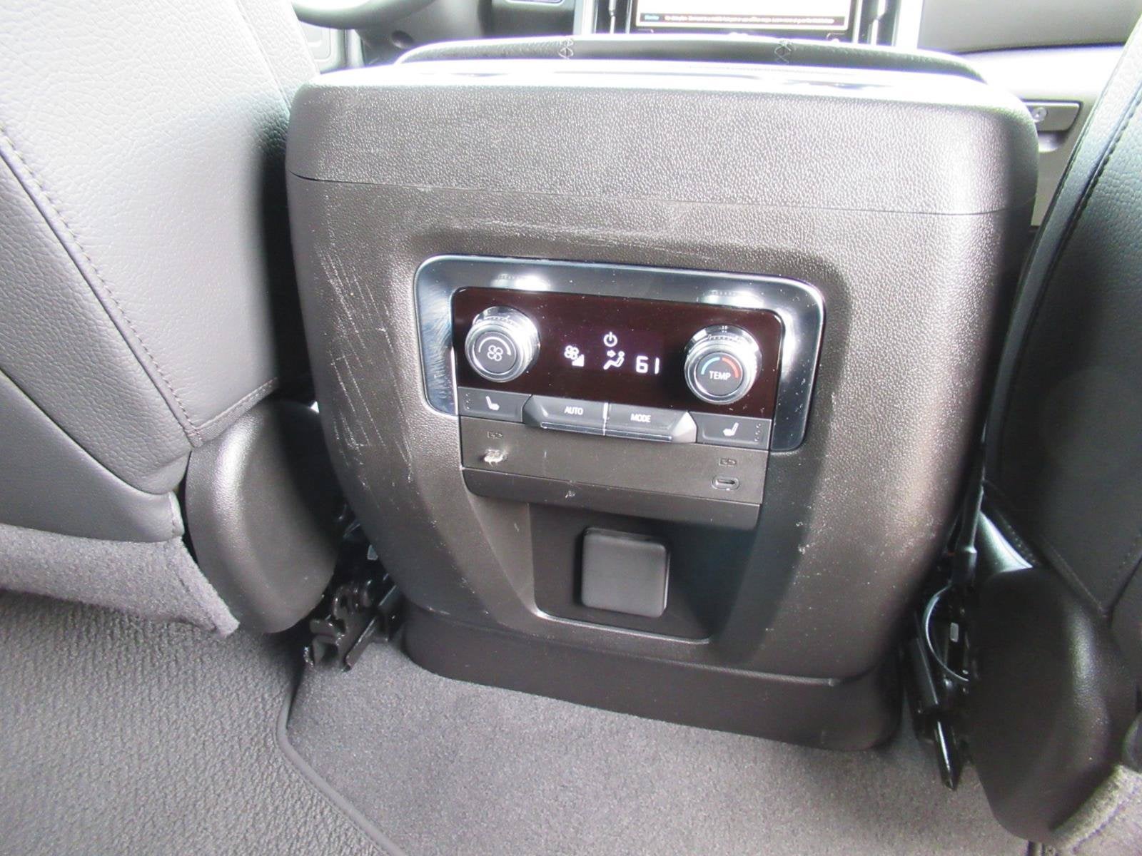 2025 GMC Yukon 4WD Denali