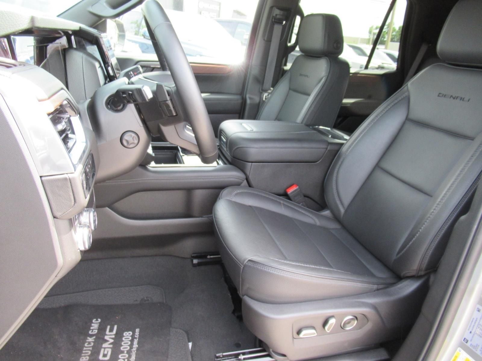 2025 GMC Yukon 4WD Denali