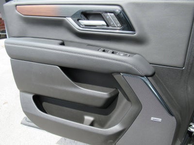 2025 GMC Yukon 4WD Denali